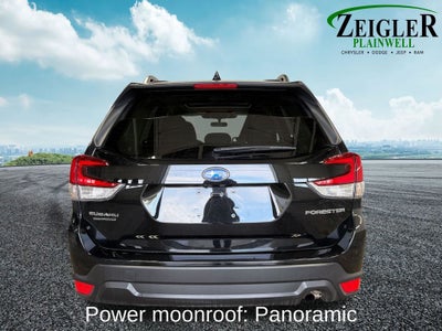2024 Subaru Forester Premium Power moonroof: Panoramic