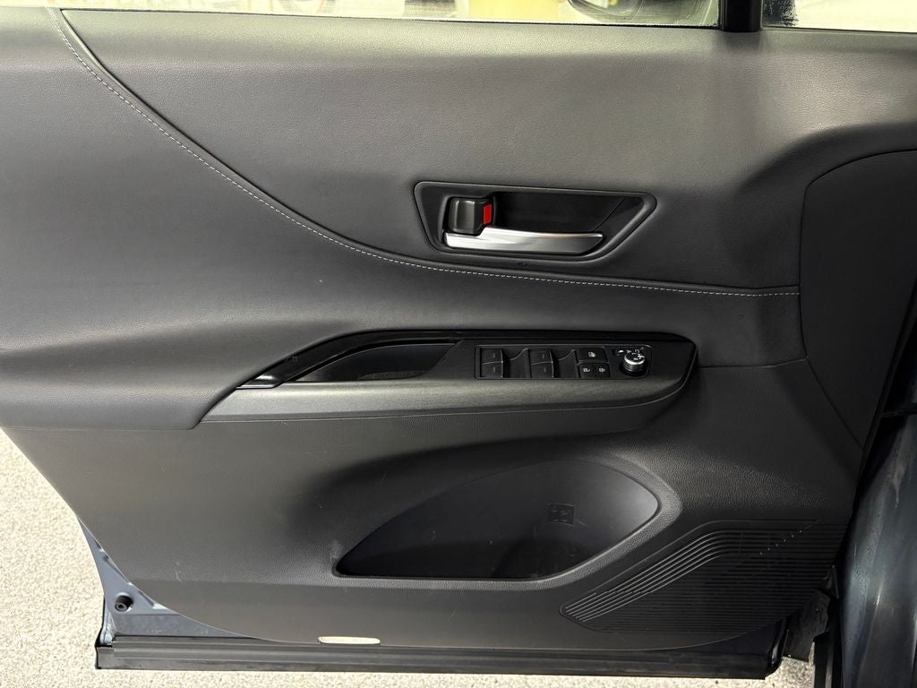 2022 Toyota Venza LE