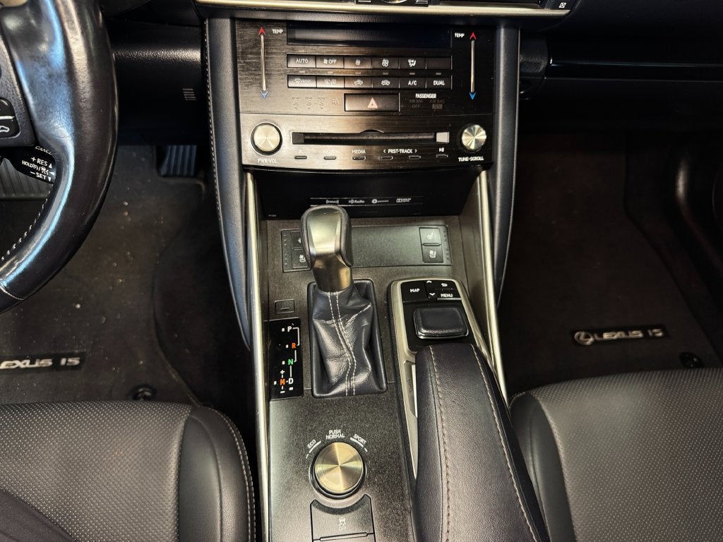2017 Lexus IS 300 Power moonroof