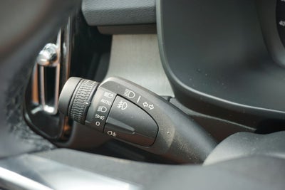 2023 Volvo XC40 B5 Plus Dark Theme