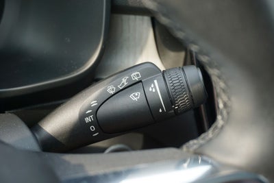 2023 Volvo XC40 B5 Plus Dark Theme