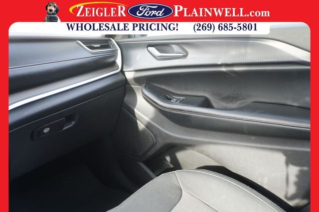 2023 Jeep Grand Cherokee Laredo V6 4x4 Rear Camera Power Seat