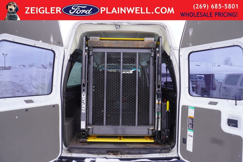 2013 Ford E-250 Passenger Wagon High Roof Passenger with Wheelchair Access