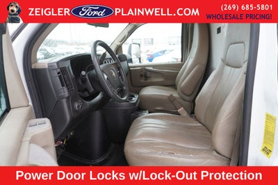 2016 Chevrolet Express 4500 Base Cutaway