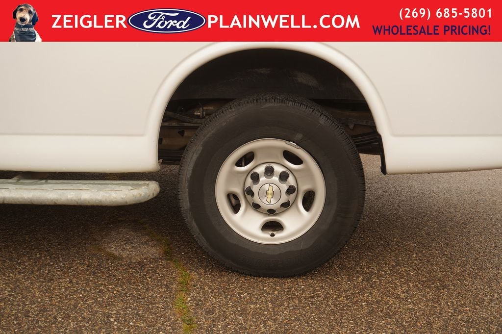 2024 Chevrolet Express 2500 Work Van Cargo