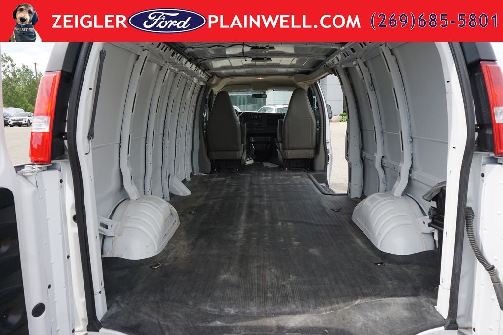 2024 Chevrolet Express 3500 Work Van Cargo