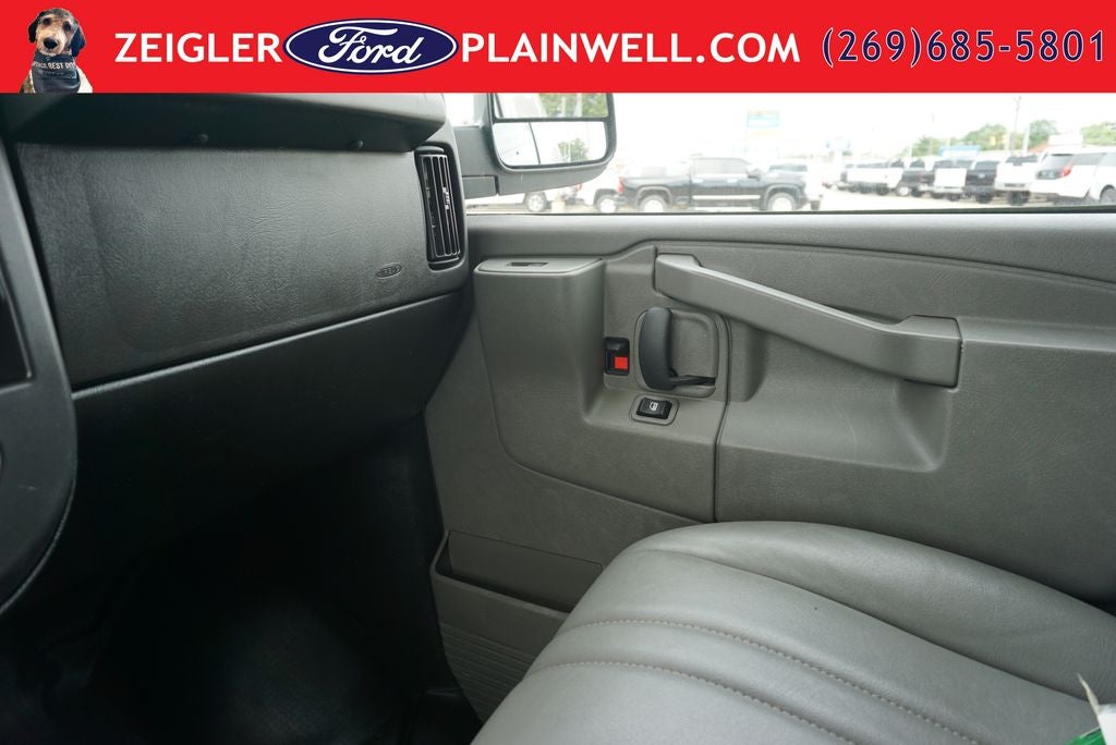 2024 Chevrolet Express 3500 Work Van Cargo