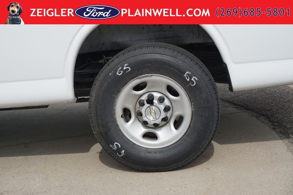 2024 Chevrolet Express 3500 Work Van Cargo