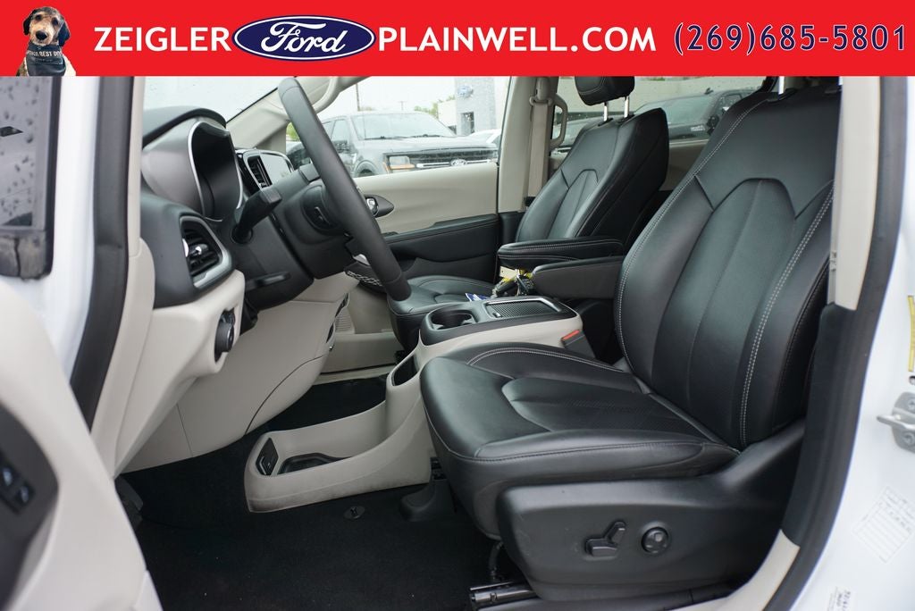 2024 Chrysler Pacifica Touring L Leather Rear Camera Power Sliding Doors