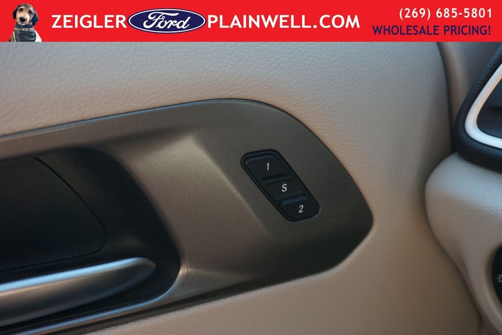 2024 Chrysler Pacifica Touring L Leather Quad Seats Power Doors Rear Camera