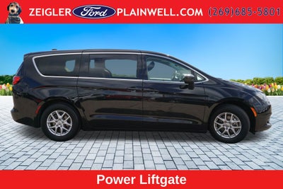 2024 Chrysler Voyager LX