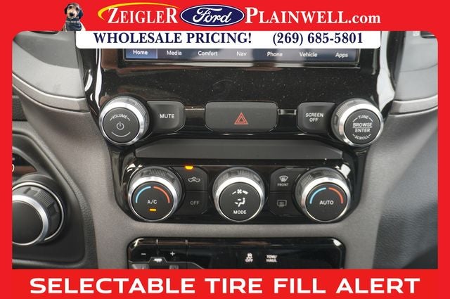 2023 RAM 3500 Tradesman 4x4 CREW CAB LONG BOX 6.4L V8 Nav HD Vinyl Seat Tr