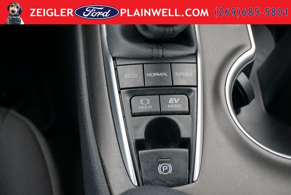 2024 Toyota Camry Hybrid LE