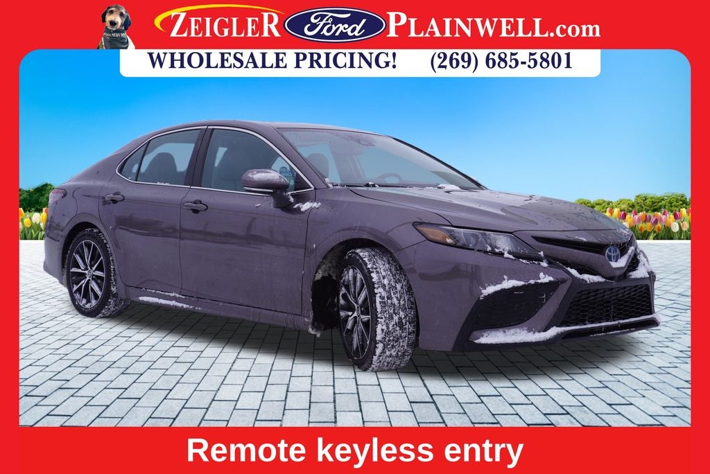 2023 Toyota Camry Hybrid SE
