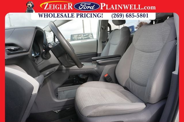 2021 Toyota Sienna LE 8 Passenger