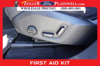 2023 Volvo XC60 Recharge Plug-In Hybrid T8 Plus Dark Theme