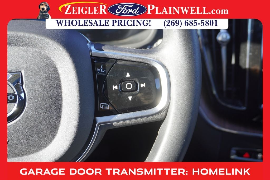 2023 Volvo XC60 Recharge Plug-In Hybrid T8 Plus Dark Theme