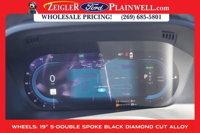 2023 Volvo XC60 Recharge Plug-In Hybrid T8 Plus Dark Theme