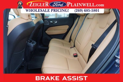 2023 Volvo XC60 B5 Ultimate Bright Theme