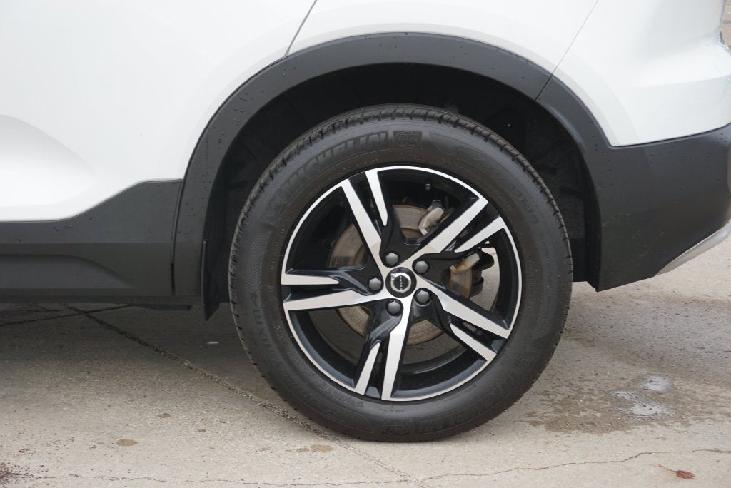 2024 Volvo XC40 B5 Core