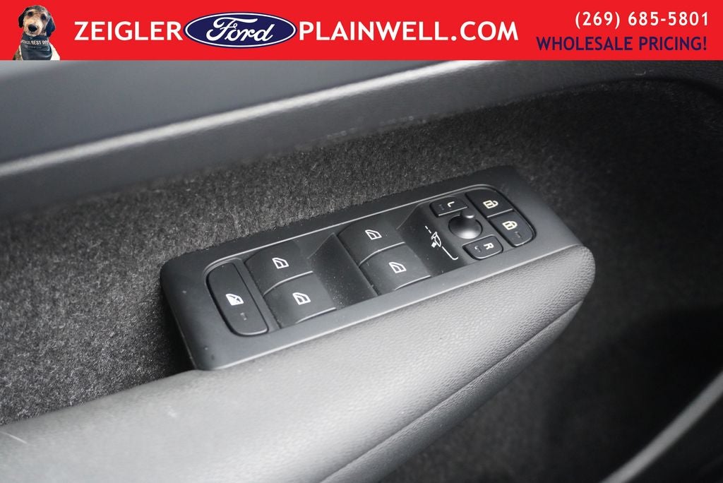 2024 Volvo XC40 B5 Core AWD