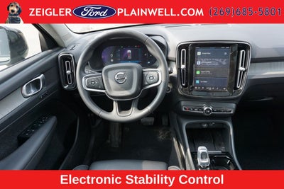 2023 Volvo XC40 B5 Plus Dark Theme AWD Heated Leather Power Moonroof Nav Rear Camera