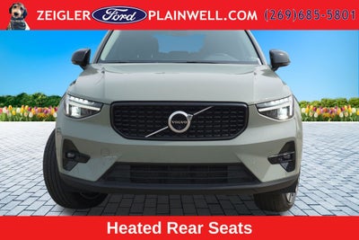 2023 Volvo XC40 B5 Plus Dark Theme AWD Heated Leather Power Moonroof Nav Rear Camera