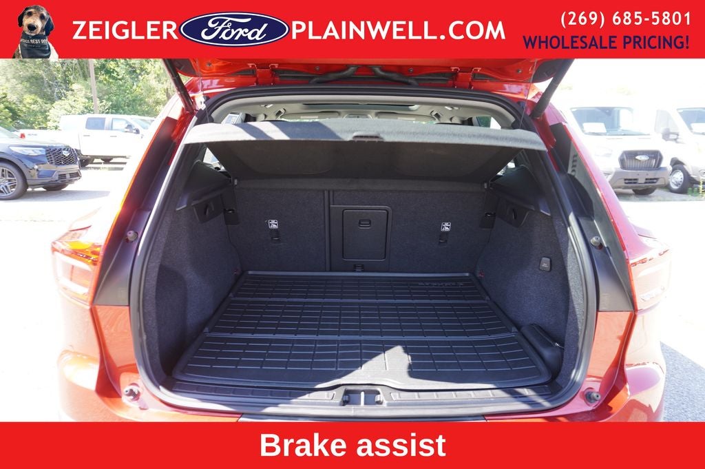 2023 Volvo XC40 B5 Plus Dark Theme AWD HEATED LEATHER POWER MOONROOF NAV