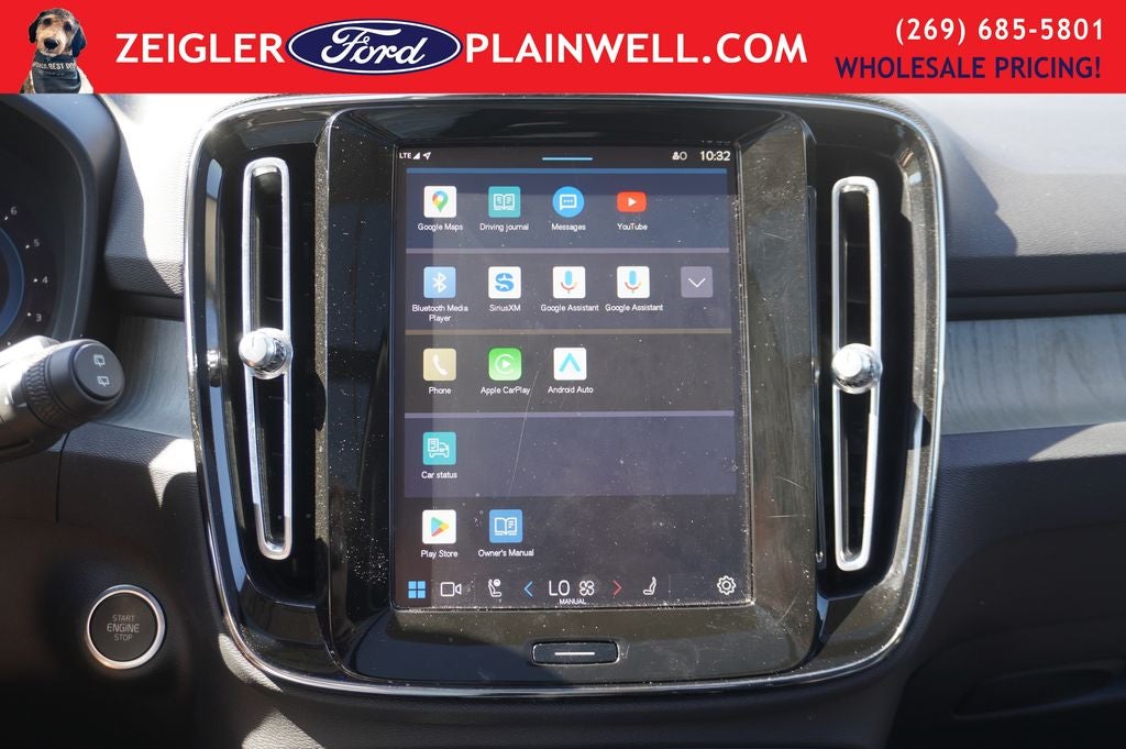 2023 Volvo XC40 B5 Plus Dark Theme AWD HEATED LEATHER POWER MOONROOF NAV