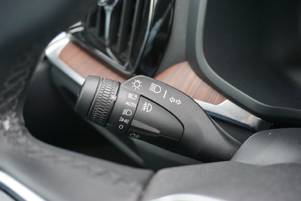 2025 Volvo V60 Cross Country B5 Plus