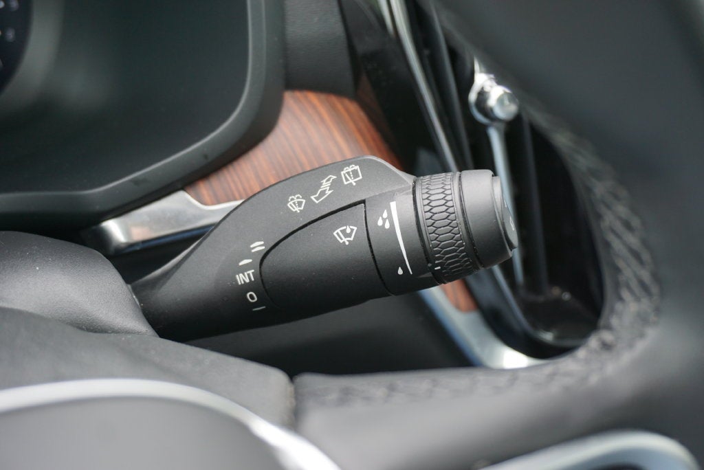 2025 Volvo V60 Cross Country B5 Plus