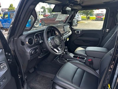 2025 Jeep Wrangler WRANGLER 4-DOOR SAHARA