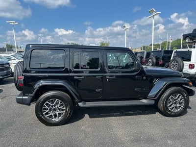 2025 Jeep Wrangler WRANGLER 4-DOOR SAHARA