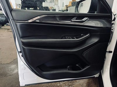 2023 Jeep Grand Cherokee Laredo 4x4