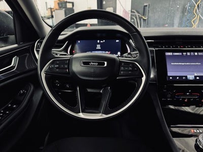 2023 Jeep Grand Cherokee Laredo 4x4