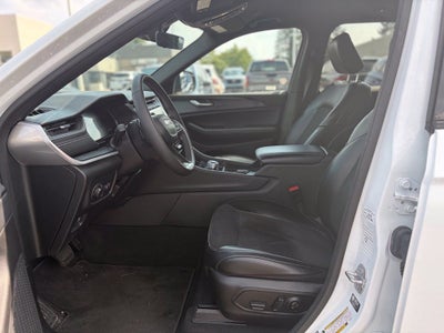 2025 Jeep Grand Cherokee Altitude * Certified Pre-Owned *