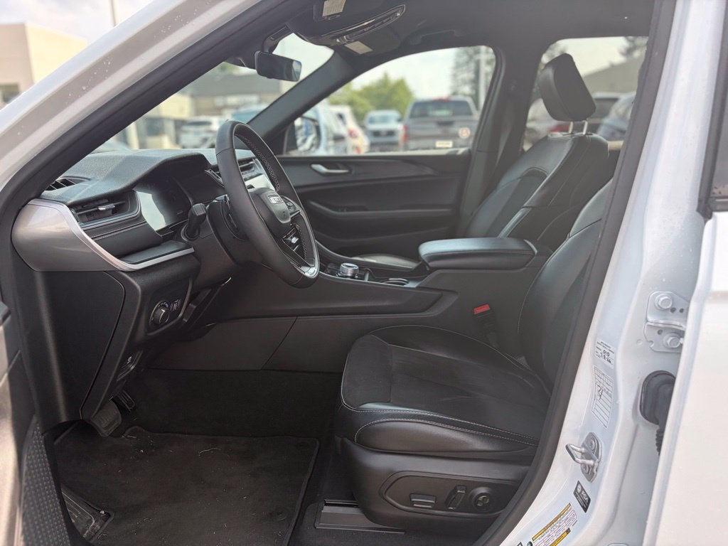 2025 Jeep Grand Cherokee Altitude * Certified Pre-Owned *