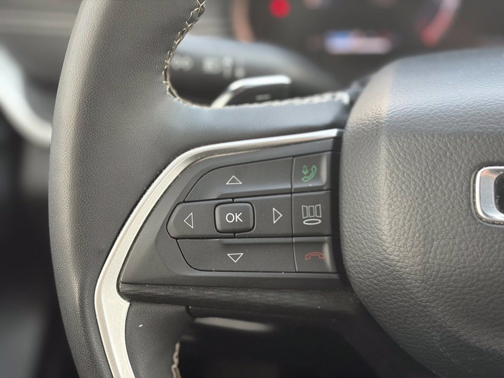 2025 Jeep Grand Cherokee Altitude * Certified Pre-Owned *