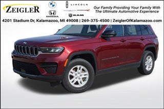 2023 Jeep Grand Cherokee Laredo 4x4