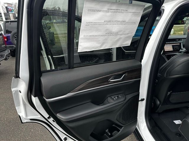 2026 Jeep Grand Cherokee GRAND CHEROKEE LAREDO ALTITUDE 4X4