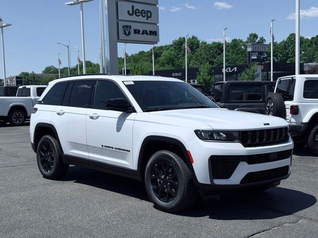 2026 Jeep Grand Cherokee GRAND CHEROKEE LAREDO ALTITUDE 4X4