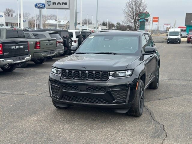 2026 Jeep Grand Cherokee GRAND CHEROKEE LAREDO ALTITUDE 4X4