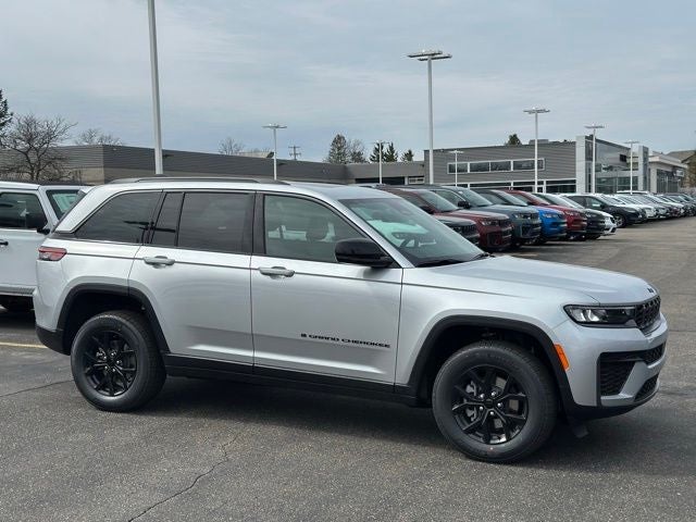 2026 Jeep Grand Cherokee GRAND CHEROKEE LAREDO ALTITUDE 4X4