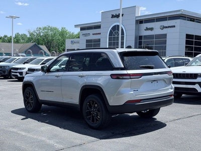 2026 Jeep Grand Cherokee GRAND CHEROKEE LAREDO ALTITUDE 4X4