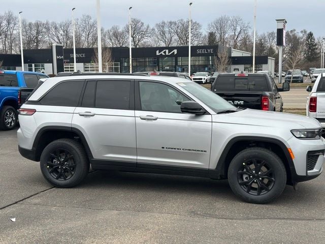 2026 Jeep Grand Cherokee GRAND CHEROKEE LAREDO ALTITUDE 4X4