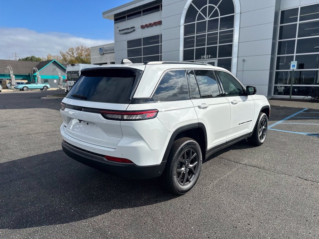 2027 Jeep Grand Cherokee Altitude