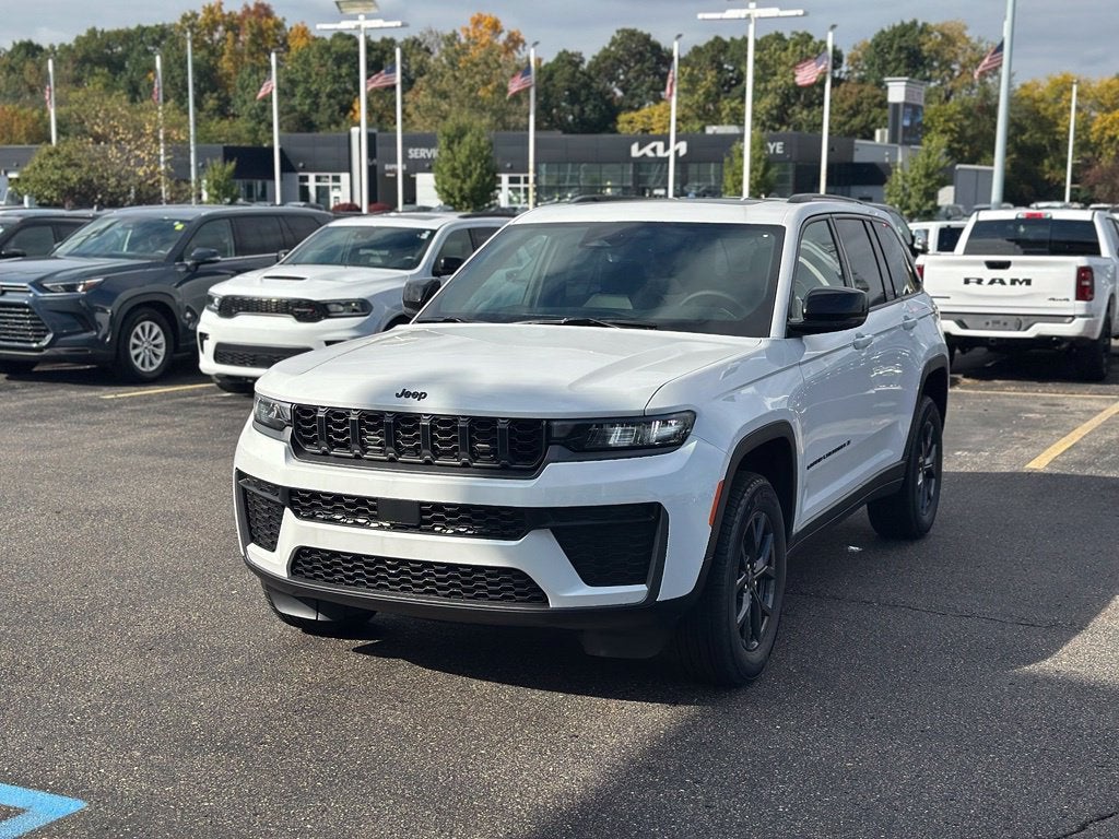 2027 Jeep Grand Cherokee Altitude