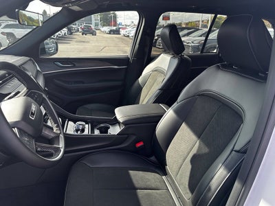 2027 Jeep Grand Cherokee Altitude