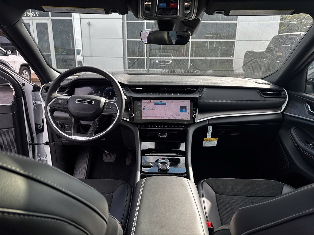 2027 Jeep Grand Cherokee Altitude