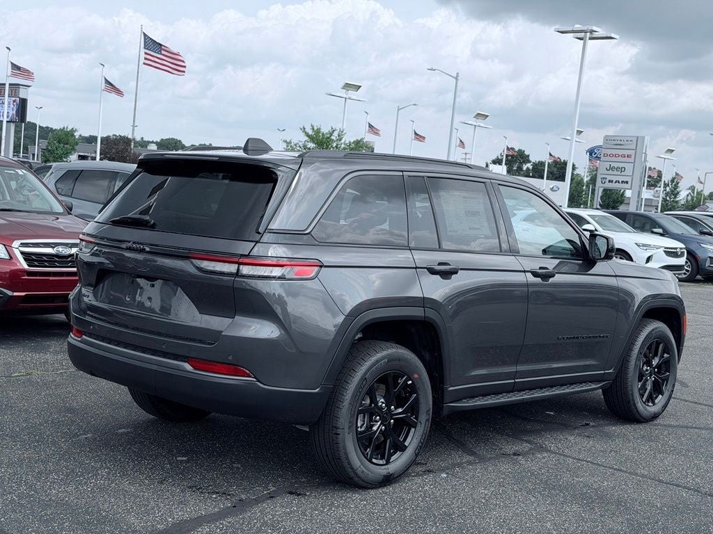 2026 Jeep Grand Cherokee GRAND CHEROKEE LAREDO ALTITUDE 4X4